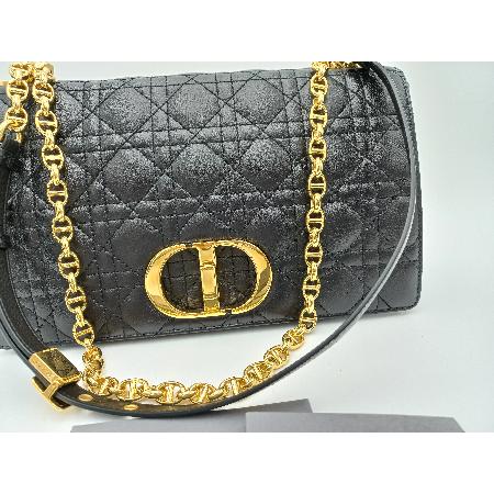 Dior(ũ����î���) 30 ���״� ��Ƽ�� CD����ΰ� DIOR CARO�� [û�ֱ�õ������] �̹���3 - ���̺��� �߰���ǰ